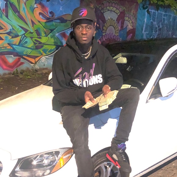 Meet your Posher, Essa - Picture 1 of 1